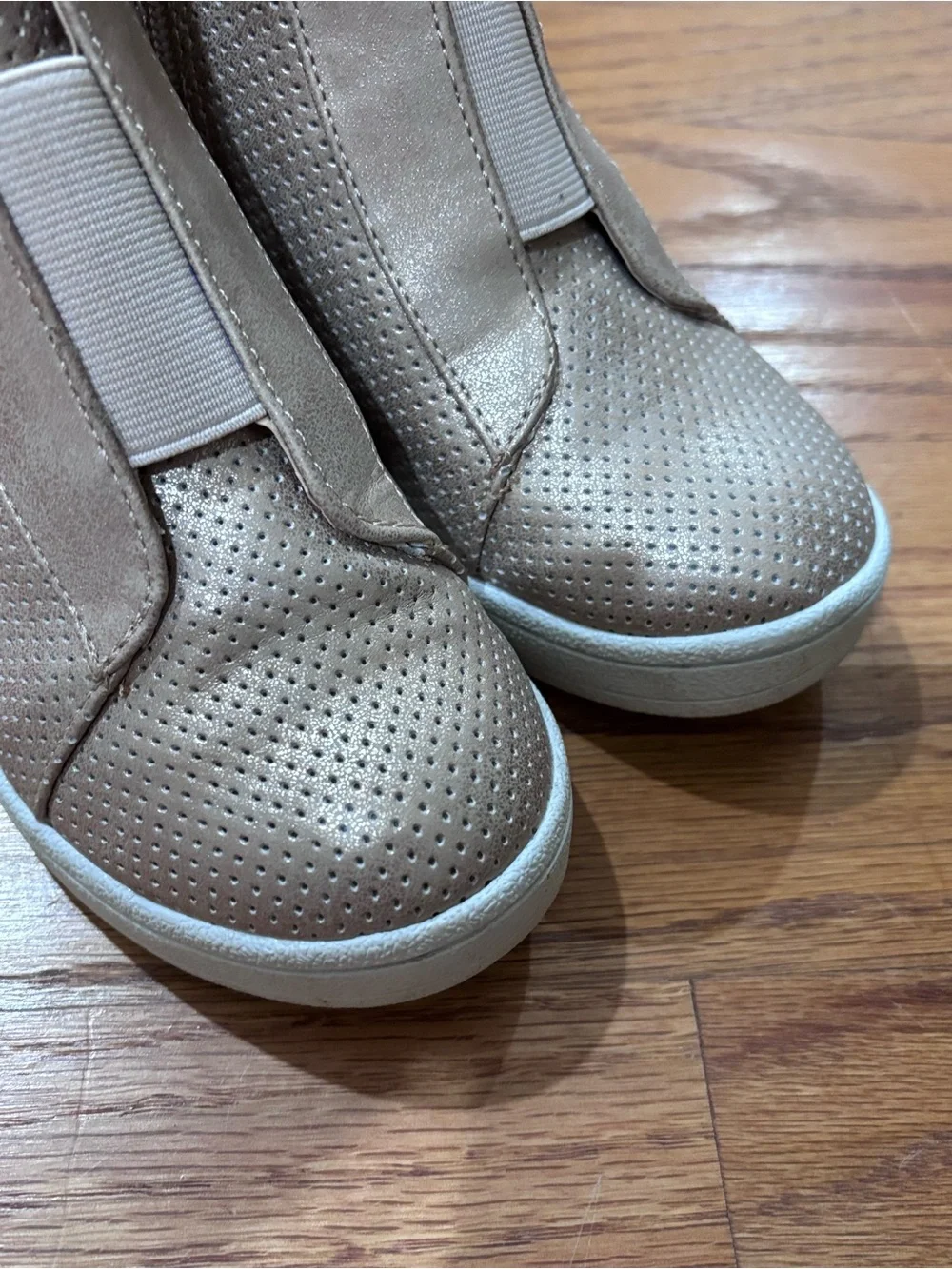 MIA Kids Gracey wedge sneakers with perforated detailing and a side zipper 13